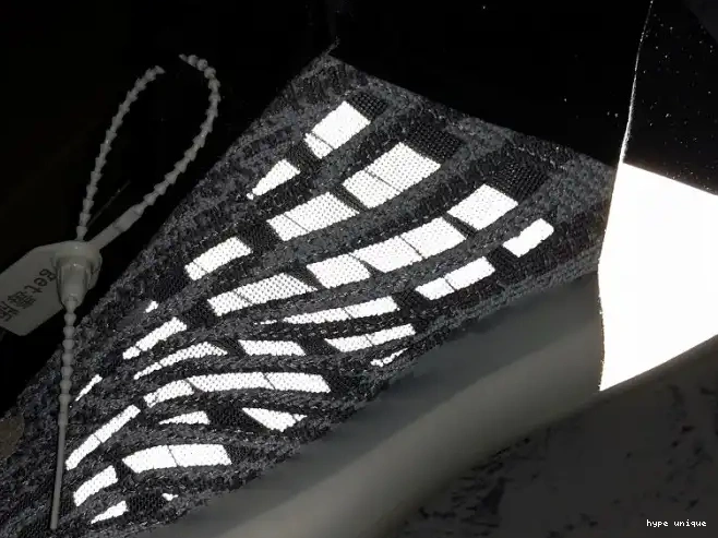 hype Basketball Yeezy Adidas Quantum EG1535 0524
